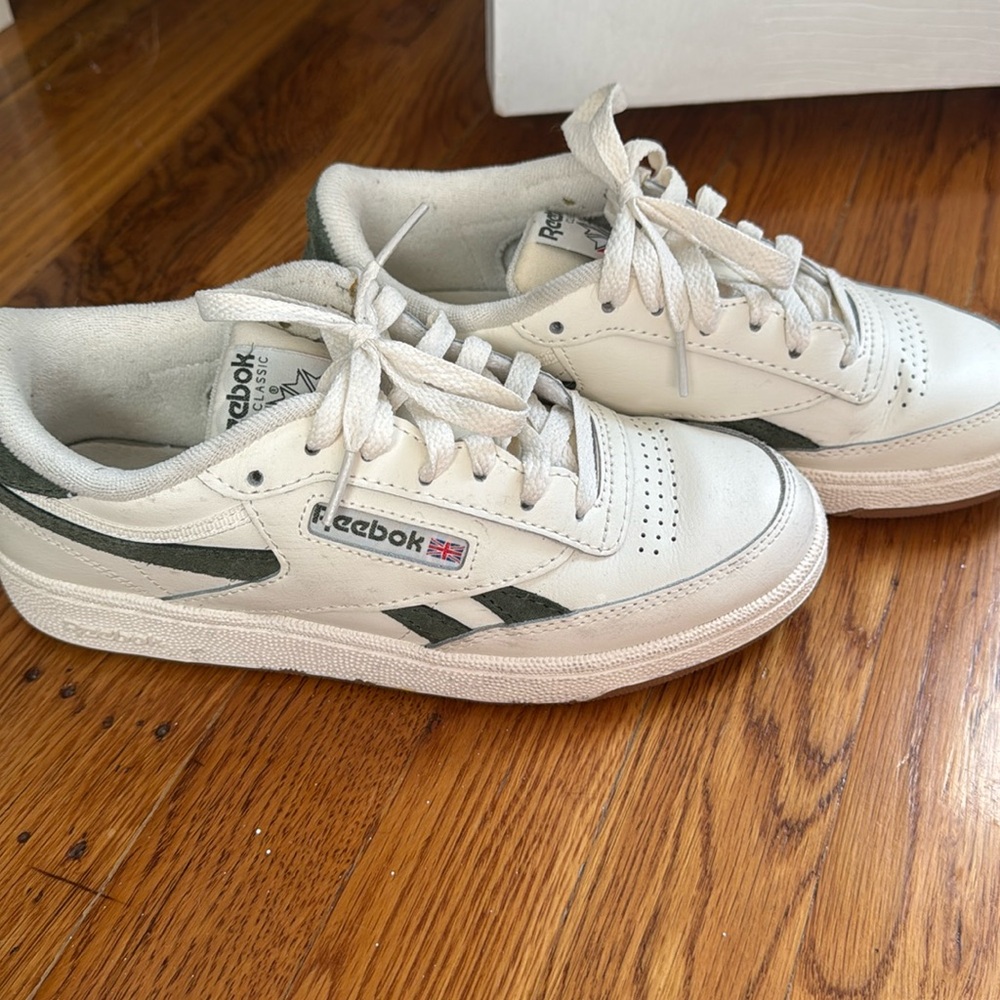 Reebok Sneakers